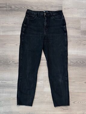 Hollister Ultra High-Rise Mom Jeans
